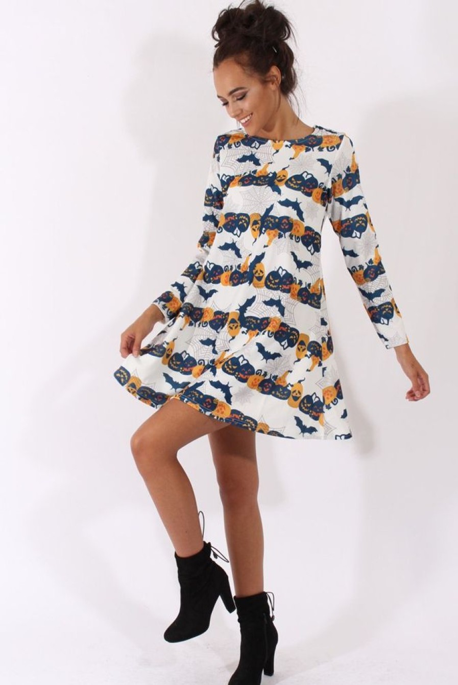 Clothing Rebellious Fashion | White Halloween Pumpkin & Bats Swing Dress - Sabrina