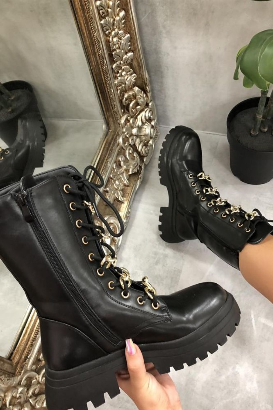 Shoes Rebellious Fashion | Black Chain Detail Faux Leather Boots - Niska